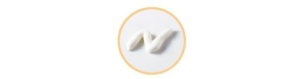 保湿成分コエンザイムＱ10を配合。乾燥しがちな手や指先に程よく油分と水分を補って、乾燥による肌荒れを防ぐ 撮影／安井真喜子