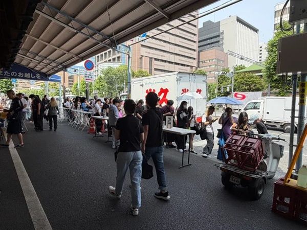 【東京都中央区】天然竹カップで味わう抹茶スタンドが築地にオープン。日本茶文化を世界へ発信