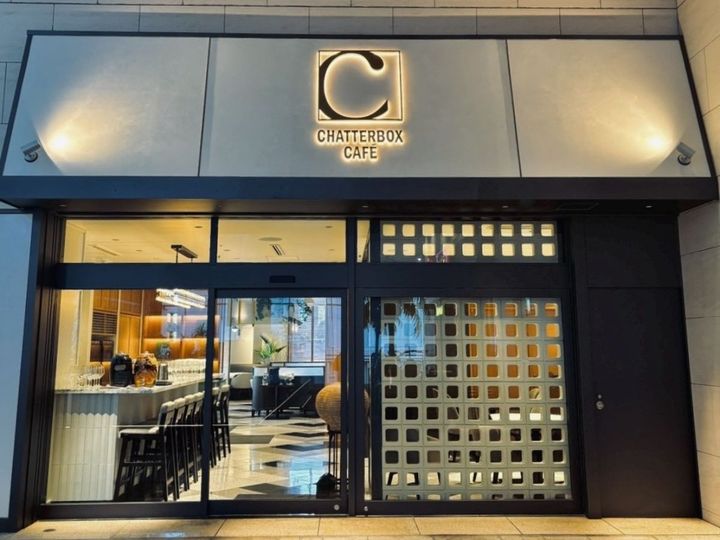 CHATTERBOX CAFÉ 丸の内店」入口
