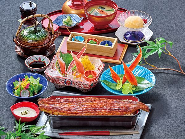 甲羅本店「うなぎ祭」が今年も開催！一本鰻と絶品かに料理を一度に楽しむ夏のごちそう