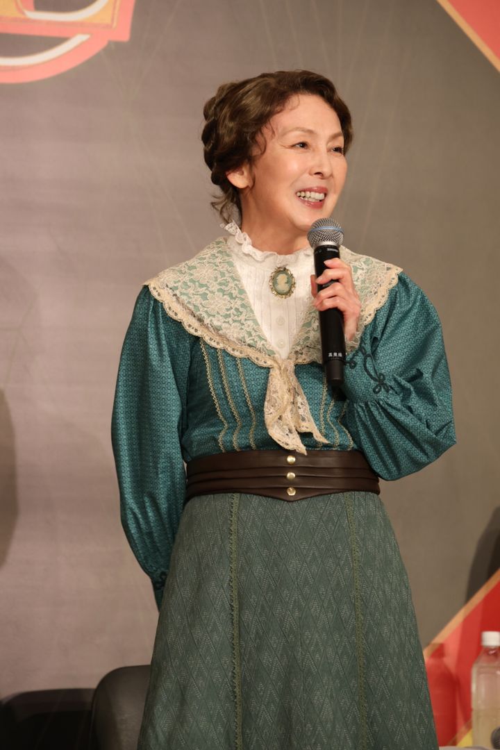 ストラコシュ夫人役の高泉淳子さん