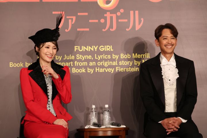 ファニー・ブライス役の望海風斗さんと、ニック・アースティン役の坂本昌行さん