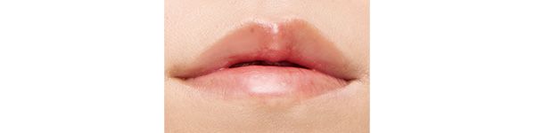 キスキス ビー グロウ プランプ 100／塗り比べ