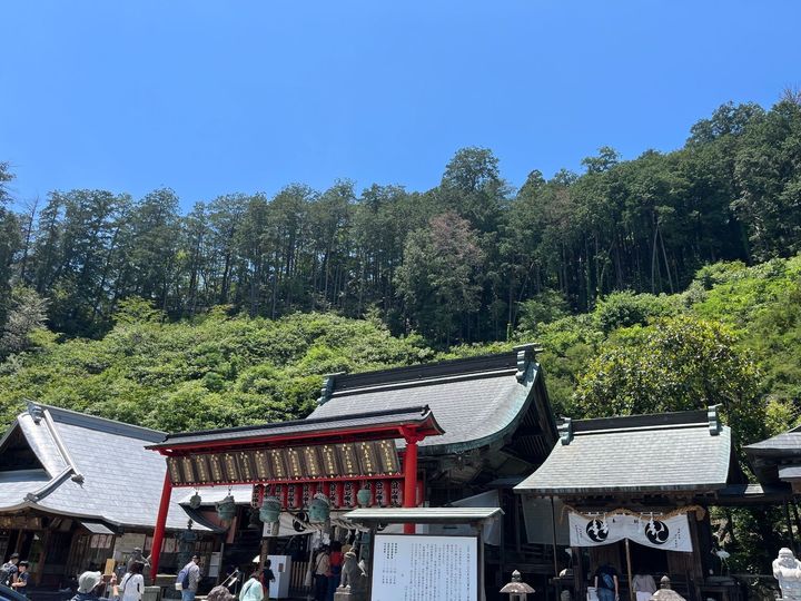 その後少し険しい山道を歩き、大平山神社へ。