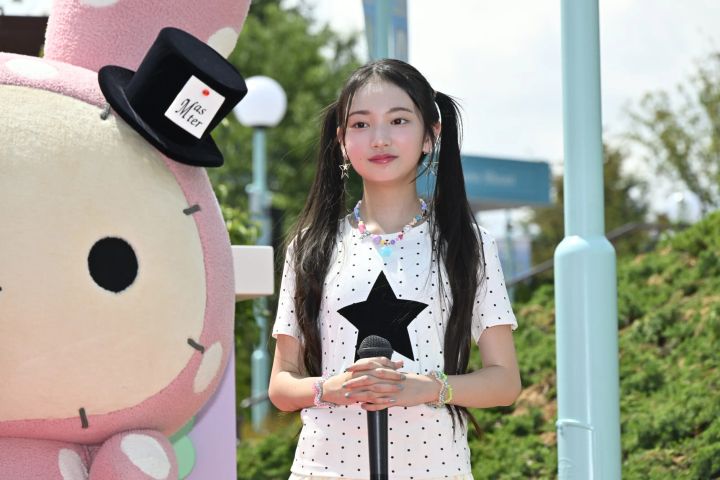 雫月ももさん