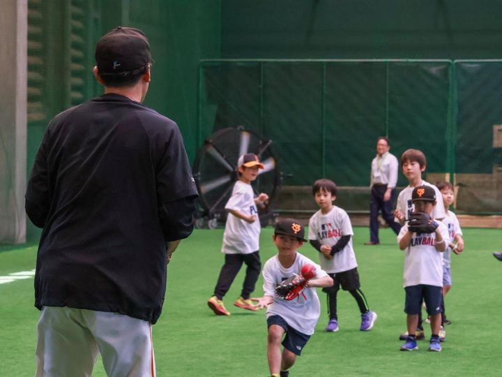画像: ひたむきにボールを追う参加者