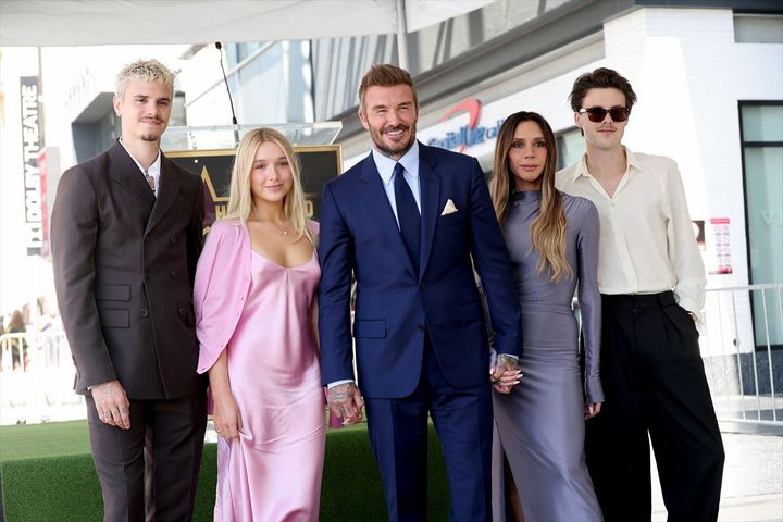 デヴィッド・ベッカムのハリウッド・ウォーク・オブ・フェイム式典に集結した一家 長男は不在 （C）AFLO width=