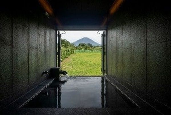 【山梨県鳴沢村】天候や年齢問わず遊んでくつろげる！グランピングヴィレッジ富士河口湖に新客室が登場