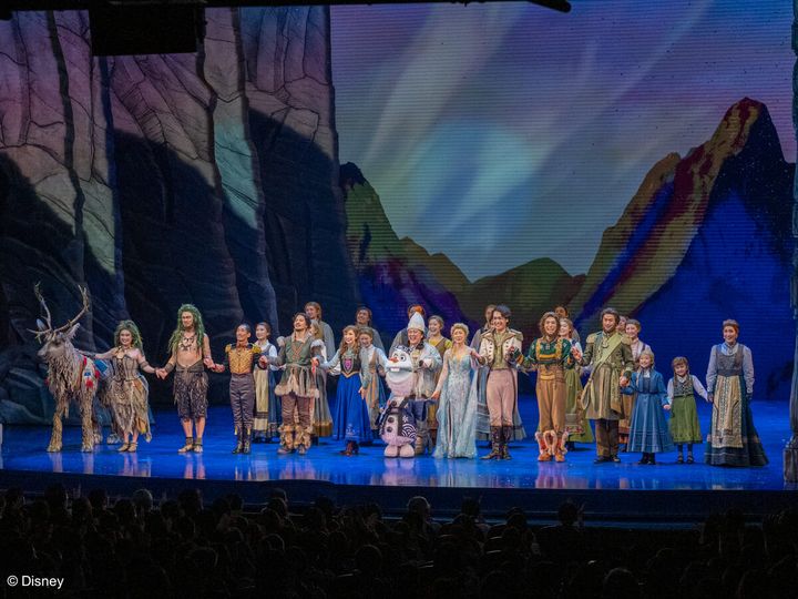 劇団四季 ディズニーミュージカル『アナと雪の女王』日本上演5周年記念カーテンコール
