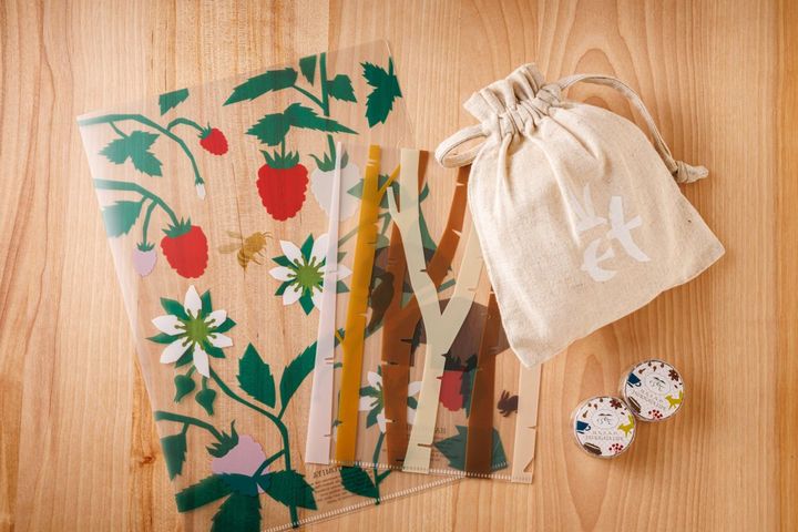 「道の駅 275つきがた」の「クリアファイル」各495円、「巾着」880円、「マスキングテープ」495円