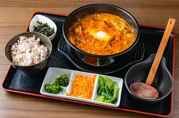 【栃木県栃木市】「韓国家庭料理 隠憐舗」が「とちぎ和牛のプルゴギビビンバ」を12周年特別価格で提供