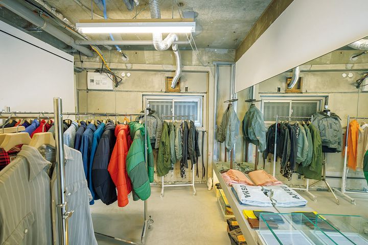 表参道〈ST-pour homme〉店内