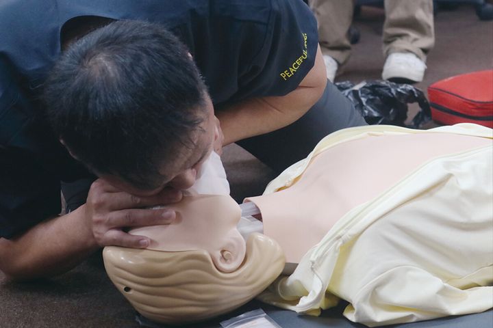 救急車到着までの「10分間」倒れたライダーを救うために僕らができること