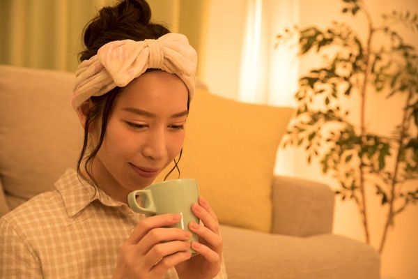 Q2 最近、なかなか夜に寝つけず、眠りも浅い。寝る前に飲むといいものは？