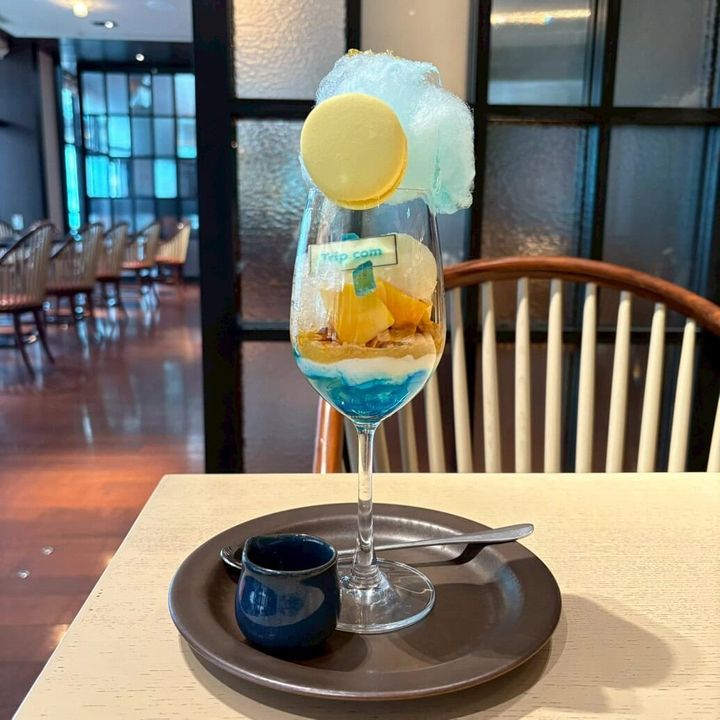 夜パフェ「Midnight Trip Parfait」