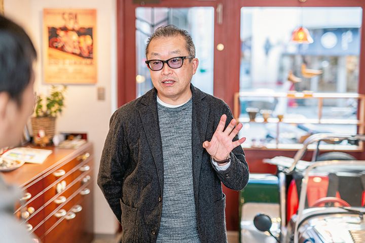 バイク好きな可児さんはライダーの気持ちを理解し、丁寧な説明と接客でその人に最適な1本を提案してくれる