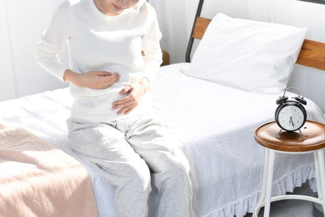 腹痛 女性 朝