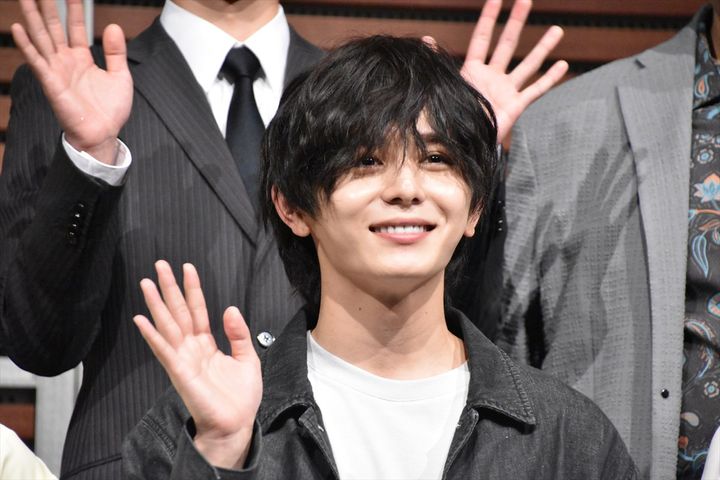 ドラマ『一次元の挿し木』制作発表会見に出席した山田涼介 クランクイン！ width=