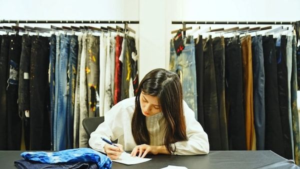 【岡山県井原市】青木被服、岡山デニムをテーマにした映画「BLUE PEARL」の告知映像を公開！