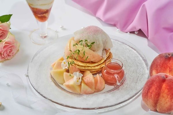 【福岡県福岡市】旬の桃を贅沢に使用！キャンベル・アーリーに「桃のパフェ」と「桃のパンケーキ」登場