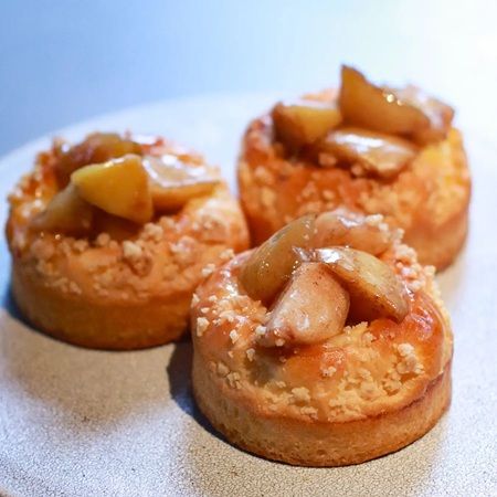 【栃木県宇都宮市】LAZULI PLACEに新作パフェ、LAZULI BAKERYに「石川製麺所 焼きそばパン」などが登場