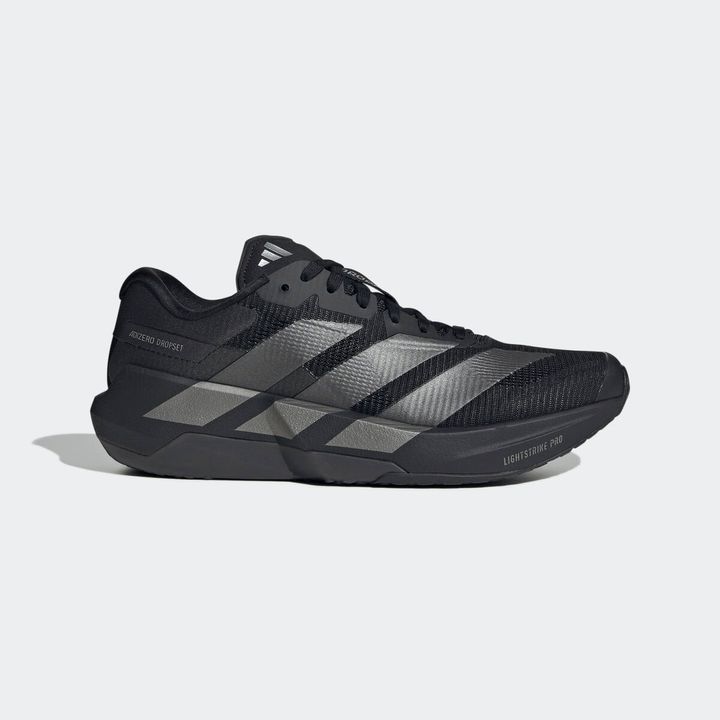 トレーニングの内容が多様化するなかで、スピードと筋力のどちらにも応える「ADIZERO Dropset Pro」。日々のワークアウトからレース本番まで、ハイブリッドに動くアスリートの足元を支える注目モデルとなりそうだ。