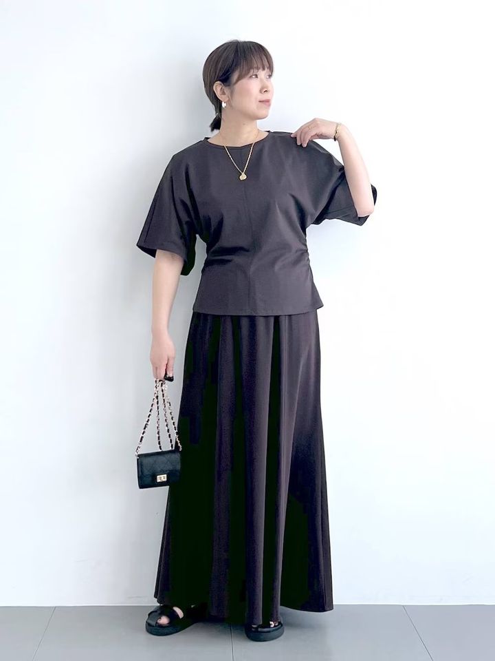 着るだけでほっそり！ シャーリングトップス
