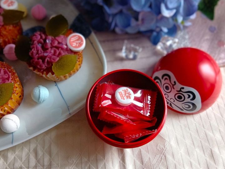 ラムネが爽やか！甘酸っぱいラズベリー餡のハート紫陽花カップケーキ