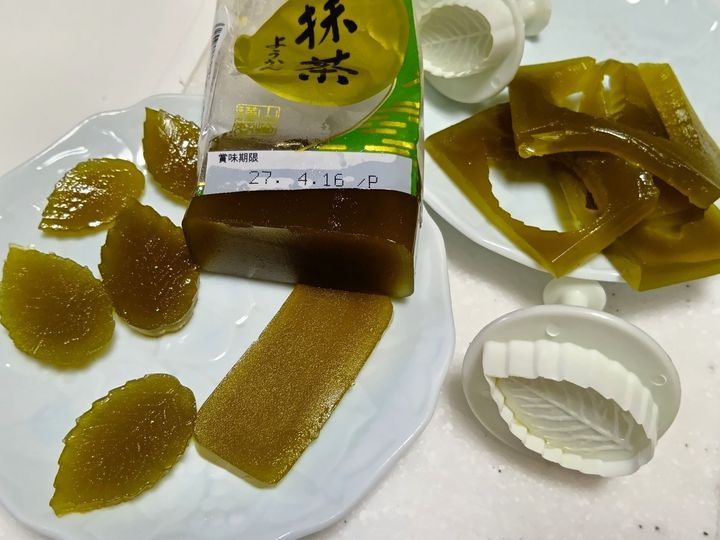 ラムネが爽やか！甘酸っぱいラズベリー餡のハート紫陽花カップケーキ