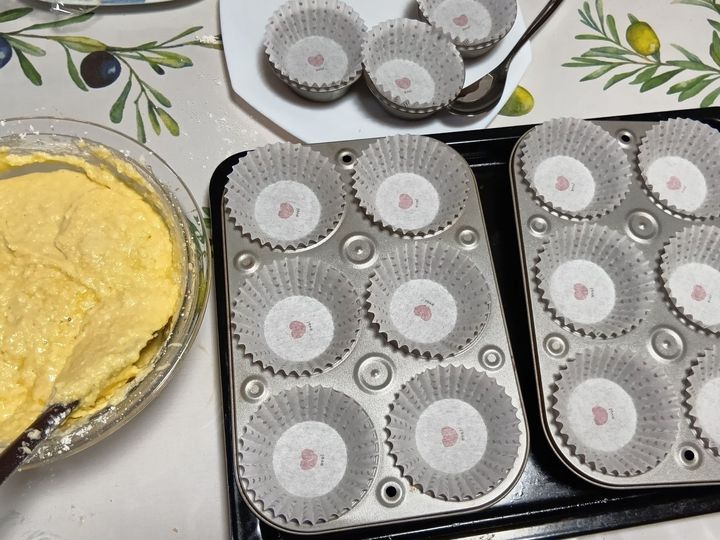 ラムネが爽やか！甘酸っぱいラズベリー餡のハート紫陽花カップケーキ