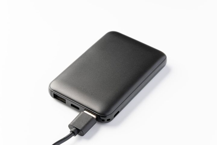 モバイルバッテリーの正しい捨て方とは？（画像はイメージ）
