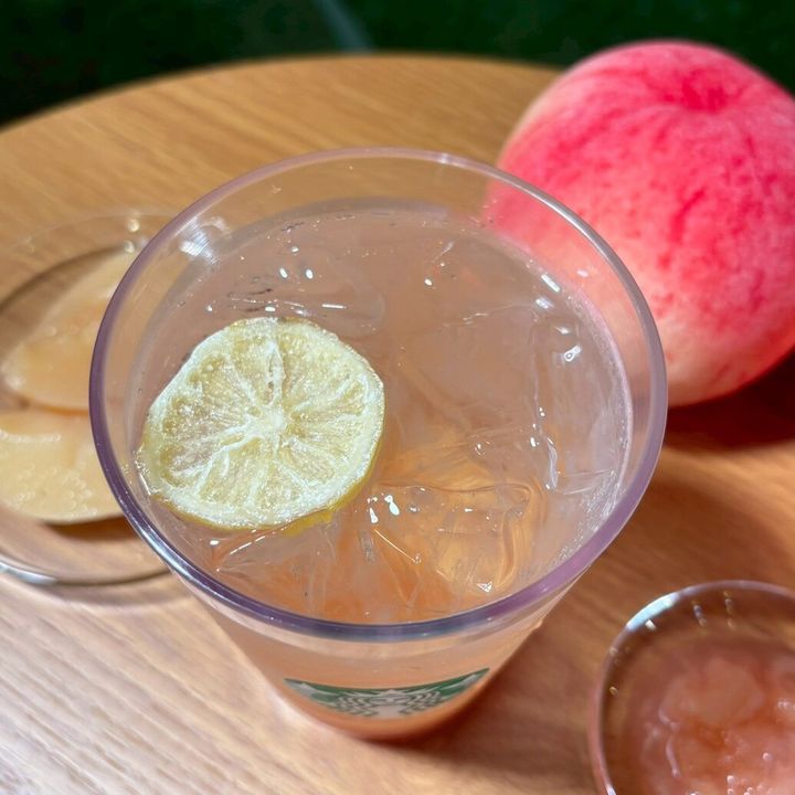 スタバ チラックス ソーダ ピーチ