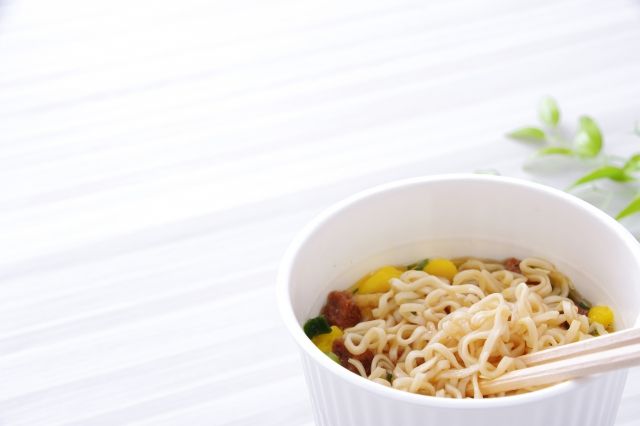 カップラーメン