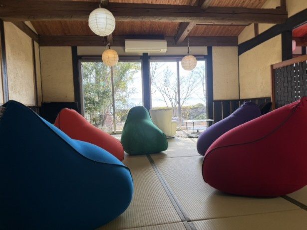ヨギボーで日頃の疲れを癒やそう 画像提供：美奈宜の舞