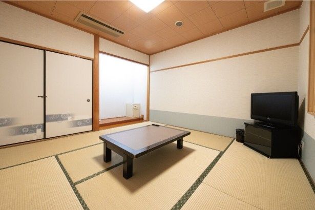 哲学の湯の個室 画像提供：カルナパーク花立山温泉