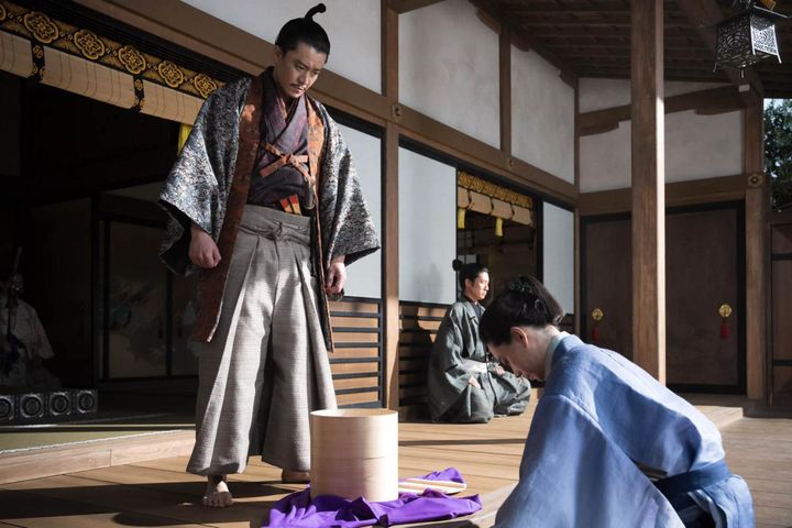 織田信長（小栗旬）ほか／大河ドラマ「豊臣兄弟！」第23回より ©️NHK