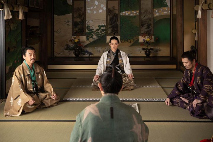 小早川隆景（山本浩司）、毛利輝元（濱正悟）、吉川元春（こばやし元樹）／大河ドラマ「豊臣兄弟！」第23回より ©️NHK
