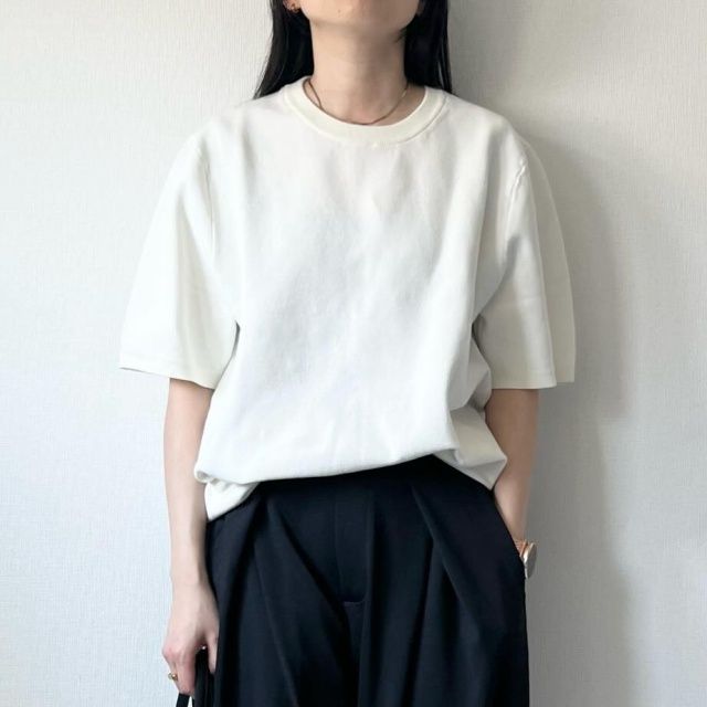UNIQLO「ウォッシャブルミラノリブニットTシャツ」