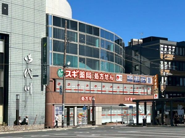 【神奈川県鎌倉市】「スギ薬局鎌倉駅前店」に多機能ロッカー設置！手荷物をスマートに預けて快適な移動を