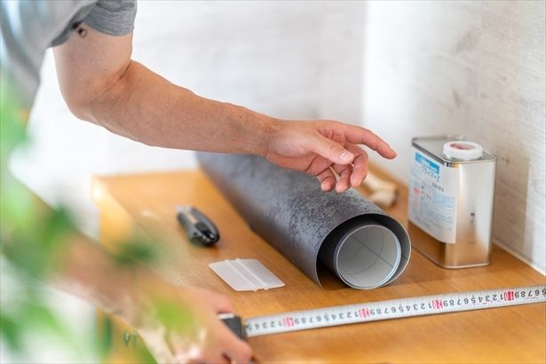 組み立て式の家具やワークショップを活用してDIYにチャレンジしよう MediaFOTO / PIXTA(ピクスタ)