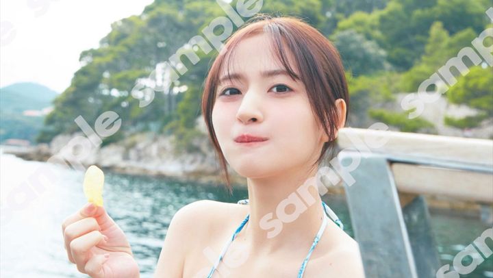 乃木坂46 金川紗耶1st写真集『好きのグラデーション』封入特典ポストカード絵柄 撮影：三宮幹史 width=