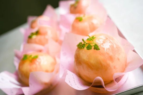 【神奈川県横浜市】『galbe』に旬の桃を丸ごと使用したケーキが登場！夏限定のクッキー缶も