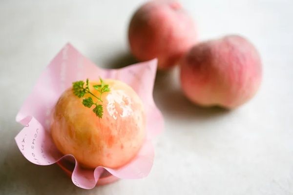 【神奈川県横浜市】『galbe』に旬の桃を丸ごと使用したケーキが登場！夏限定のクッキー缶も