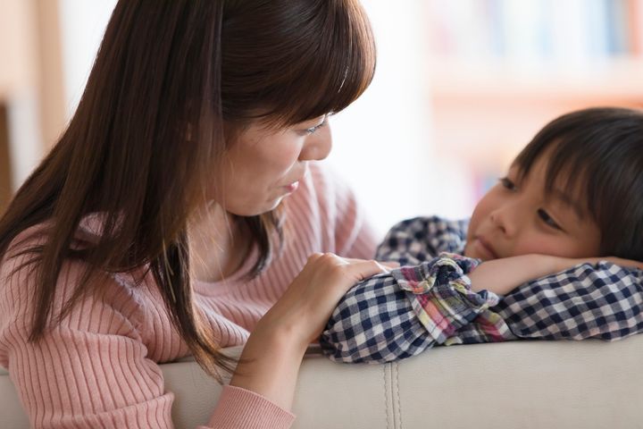 「完全な制限はまず無理」と悟った北海道30代ママ。小1男子のスマホ管理で気づいた、親が手本を見せることの大切さ
