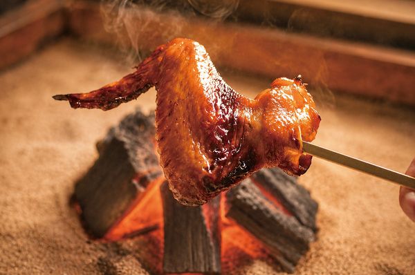 【神奈川県箱根町】昼は蕎麦処、夜は囲炉裏を囲む酒処として営業する「箱根いろり焼 雲助」オープン！
