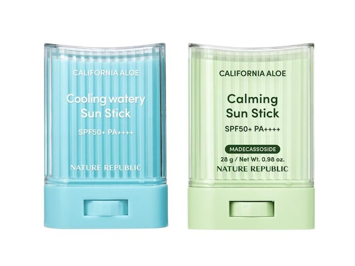 画像: NATURE REPUBLIC クーリングアロエ UV スティック 24g、モイスチャーアロエ UV スティック 28g 各¥1,650（ともにネイチャーリパブリック） ◾️SPF50+/PA++++ ◾️フェイス・ボディ用 出典：ネイチャーリパブリック