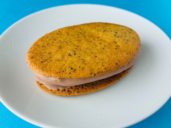 「あと100個食える！」「めっちゃ美味しい！」【ファミマ】Afternoon Tea監修のクリスピーサンド