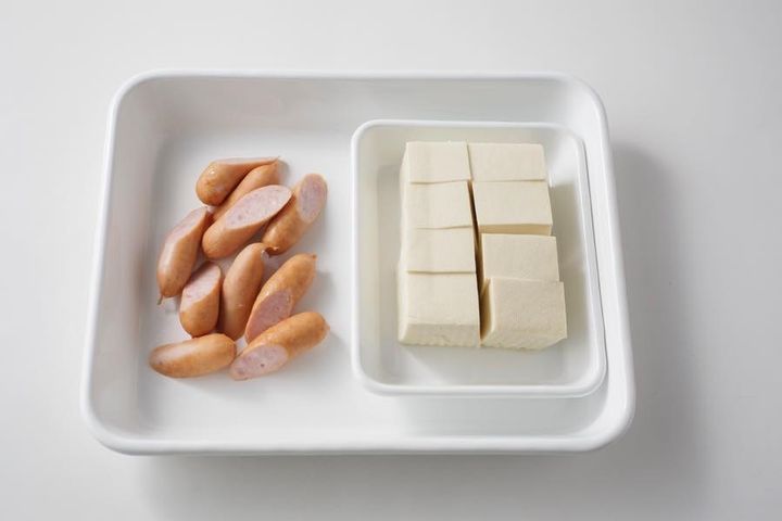 豆腐とソーセージのチリ煮