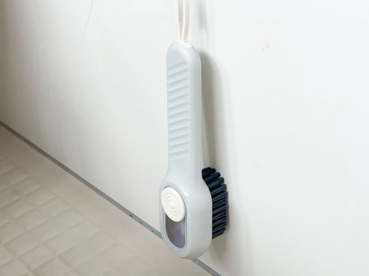 ひもが付いているのでフックに掛けられる