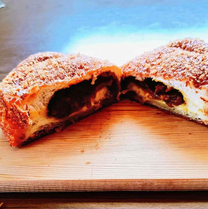 ファミマ「ＣｏＣｏ壱番屋大きなチーズカレーパン」